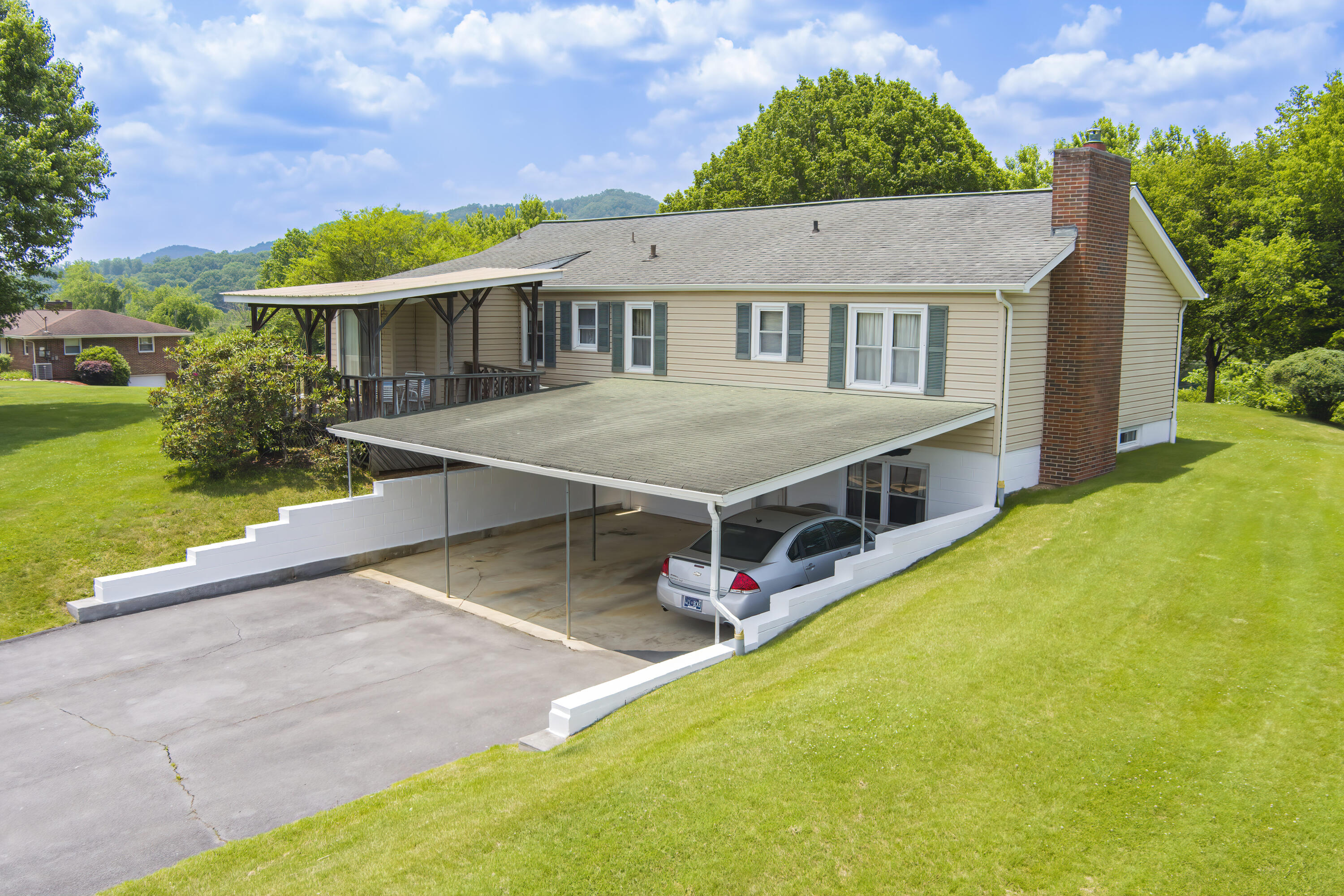 102 Gray Road Bristol, TN 37620 - Photo 37 of 45 102 Gray ST (15)