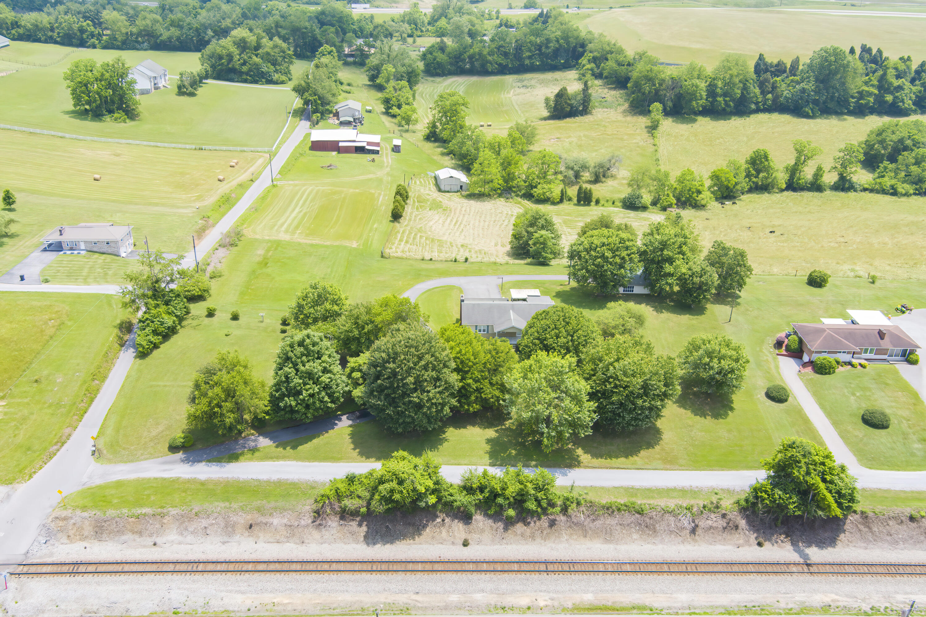 102 Gray Road Bristol, TN 37620 - Photo 40 of 45 102 Gray ST (20)