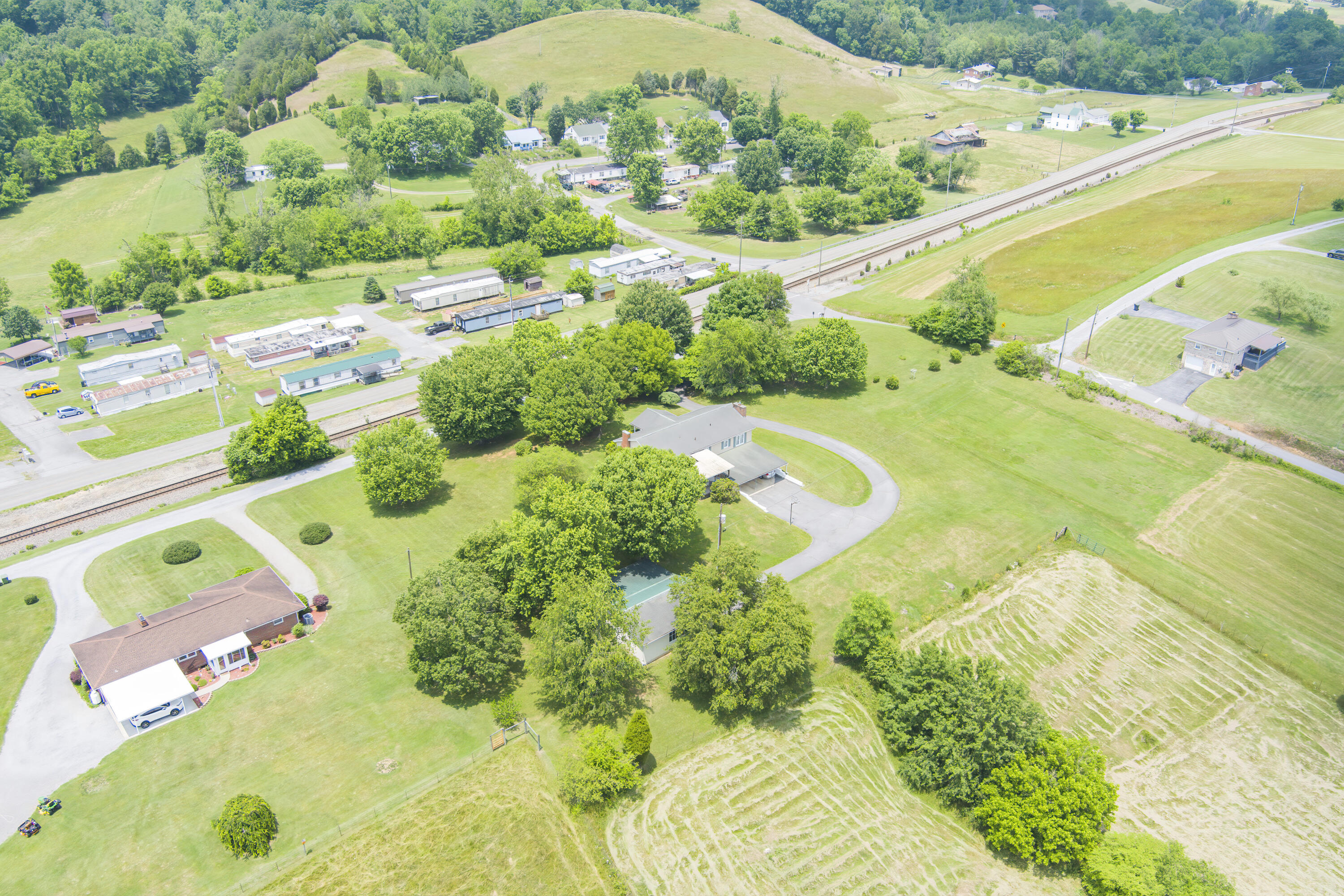 102 Gray Road Bristol, TN 37620 - Photo 44 of 45 102 Gray ST (25)