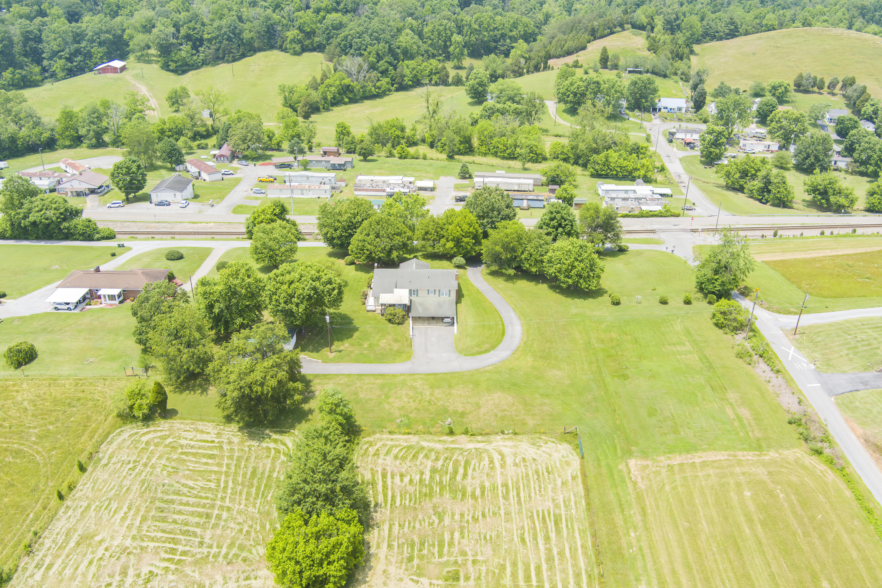 102 Gray Road Bristol, TN 37620 - Photo 45 of 45 102 Gray ST (26)