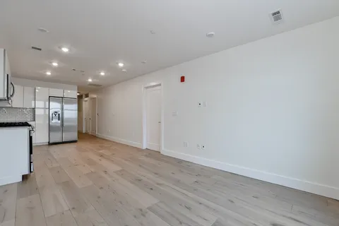 $749,000 | 250 Meridian Street, Unit 306, Boston, MA 02128