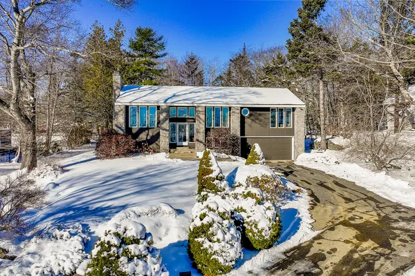$615,000 | 25 Acadia Drive, Rockland, ME 04841