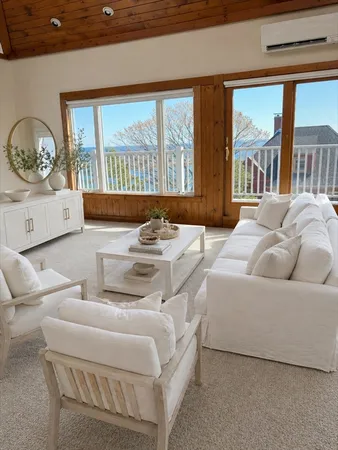 $2,950 | 98 Rockland Street, Unit 3, Swampscott, MA 01907