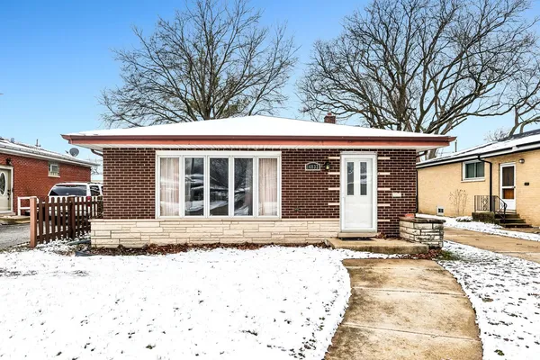 $300,000 | 14832 Clifton Park Avenue, Midlothian, IL 60445