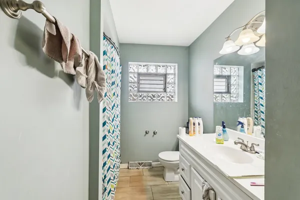 $300,000 | 14832 Clifton Park Avenue, Midlothian, IL 60445