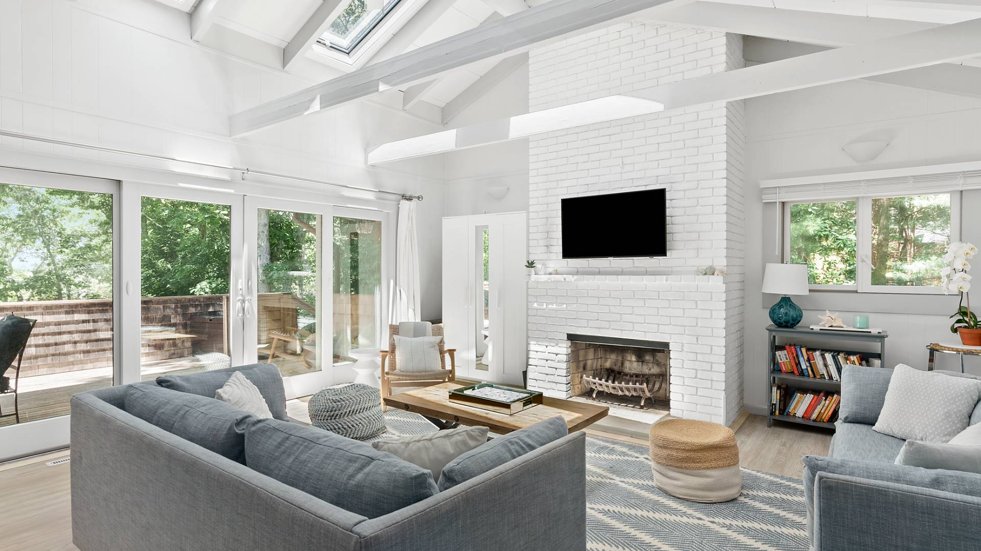 115 Isle Of Wight Road East Hampton, NY 11937 - Photo 2 of 15