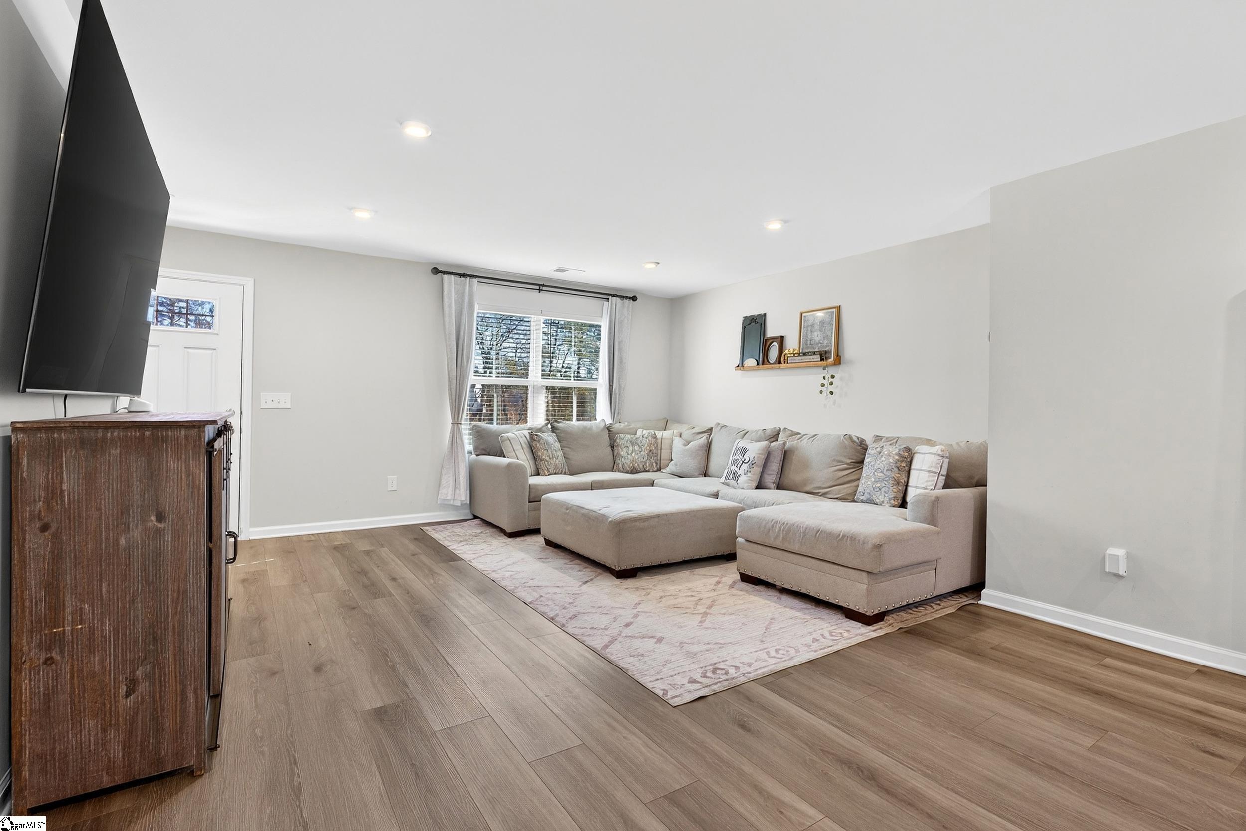 628 Batchomble Lane Greenville, SC 29605 - Photo 16 of 49