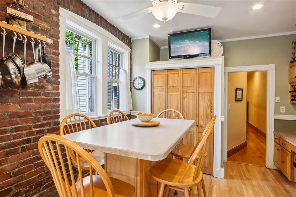 22 Parkway Road, Unit 4 Brookline, MA 02445 - Photo 12 of 27 Gallery Image 12
