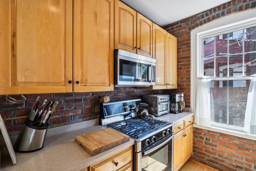 22 Parkway Road, Unit 4 Brookline, MA 02445 - Photo 15 of 27 Gallery Image 15