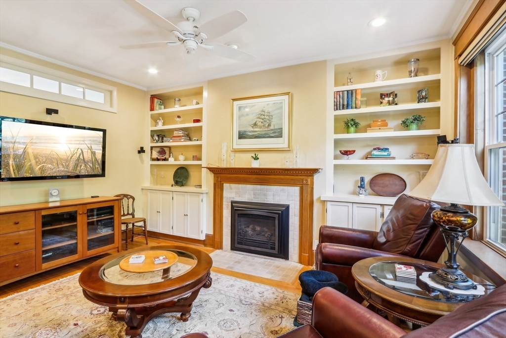 22 Parkway Road, Unit 4 Brookline, MA 02445 - Photo 9 of 27 Gallery Image 9