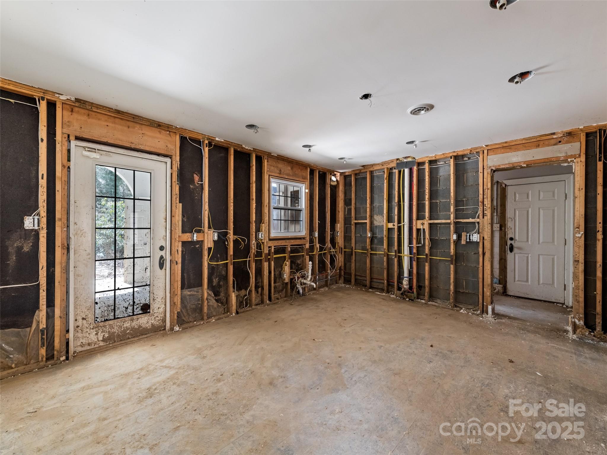 21 Riverbend Street Canton, NC 28716 - Photo 26 of 47 an empty room with furniture and closet