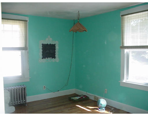 73 Gillette Avenue Springfield, MA 01118 - Photo 10 of 14