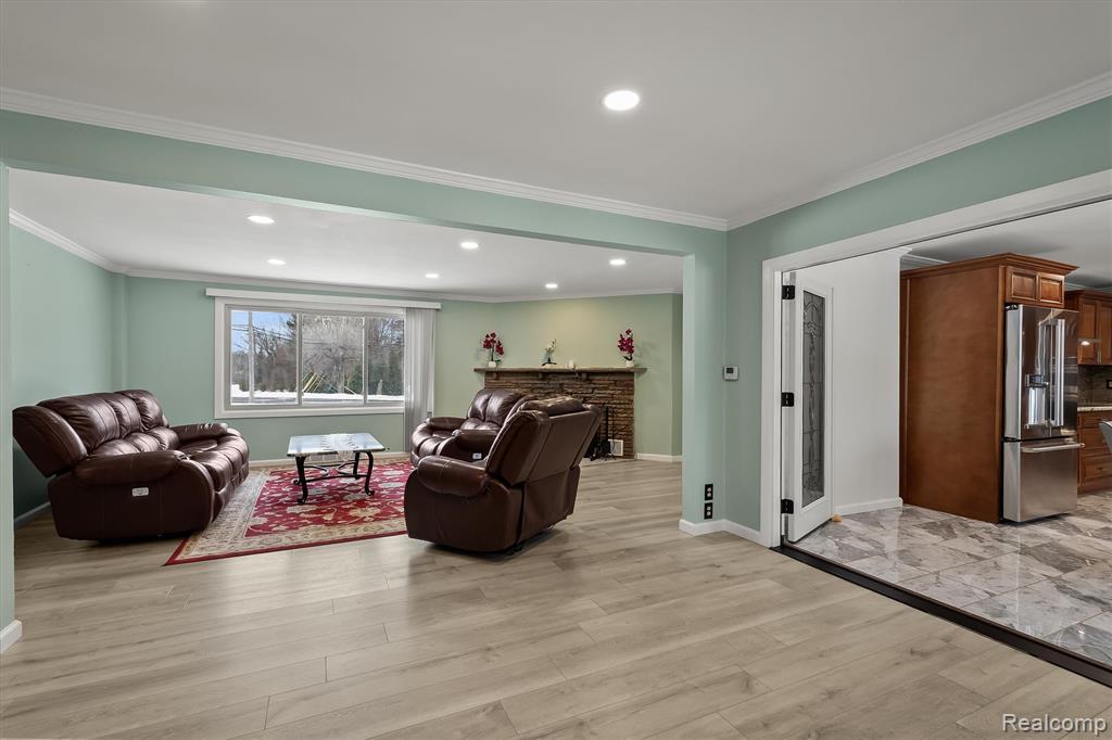 15500 Millar Road Clinton Township, MI 48036 - Photo 6 of 27