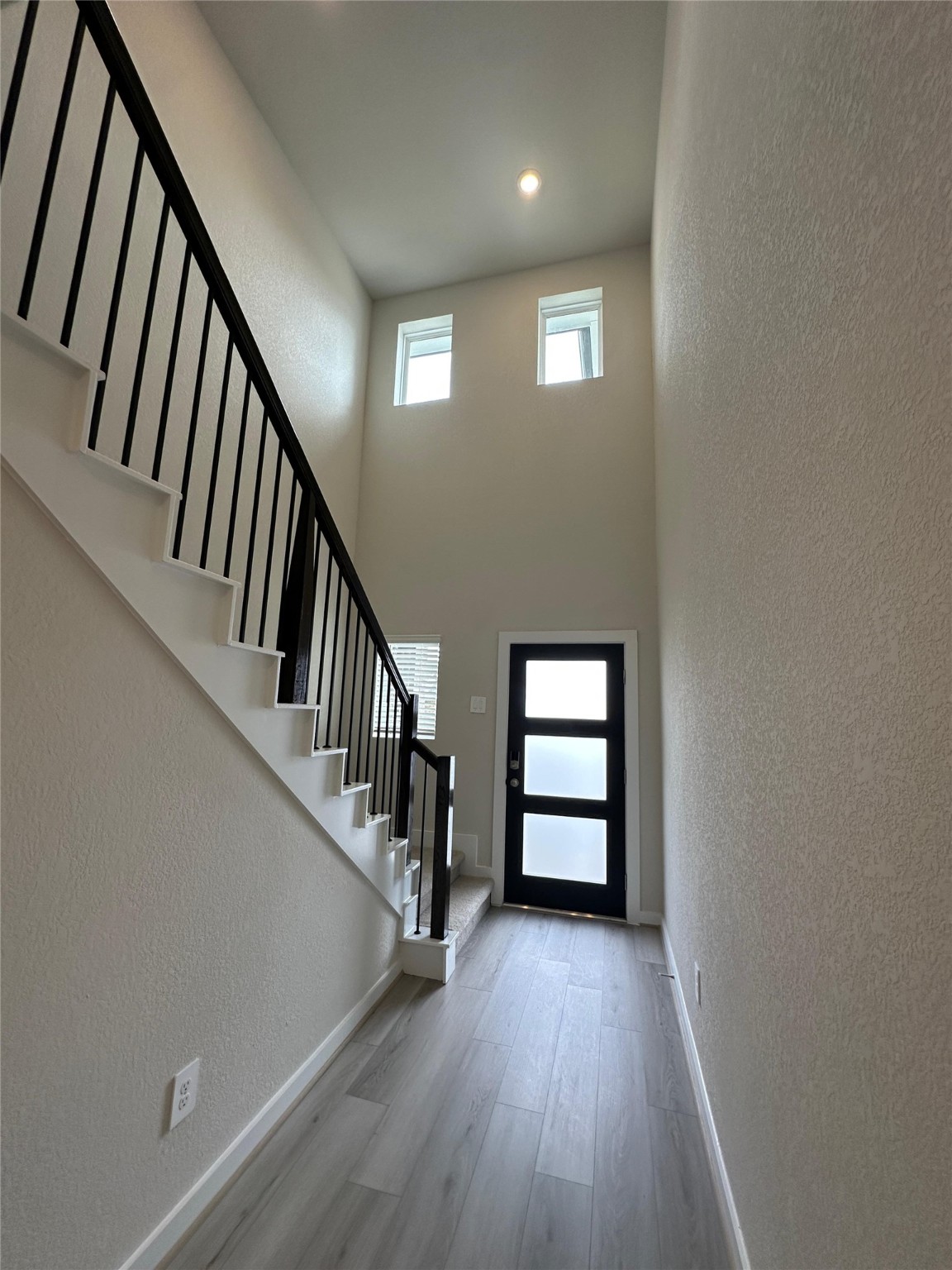 1908 Velvet Oak Lane Conroe, TX 77304 - Photo 4 of 16