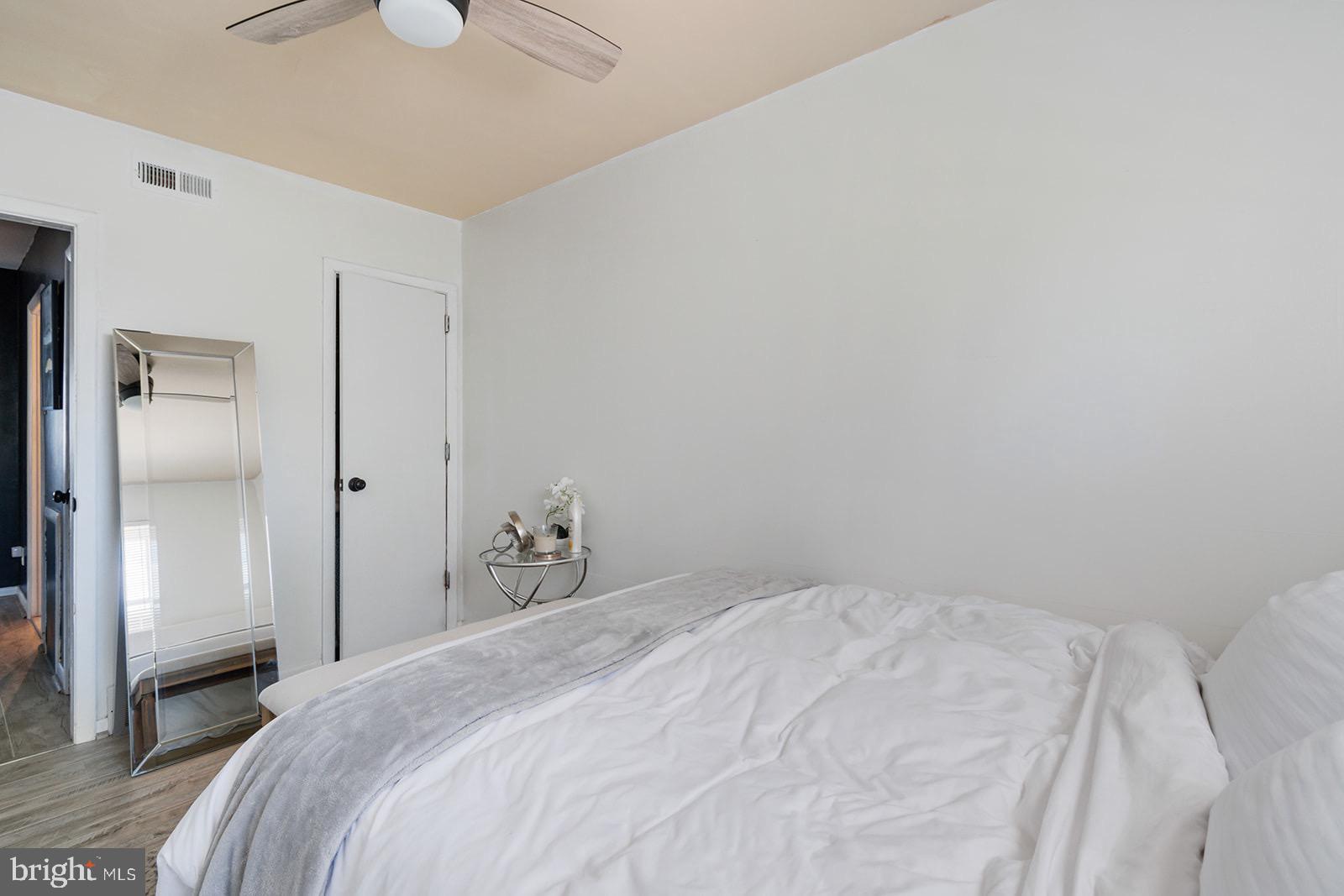 10018 Bridle Road Philadelphia, PA 19116 - Photo 12 of 33