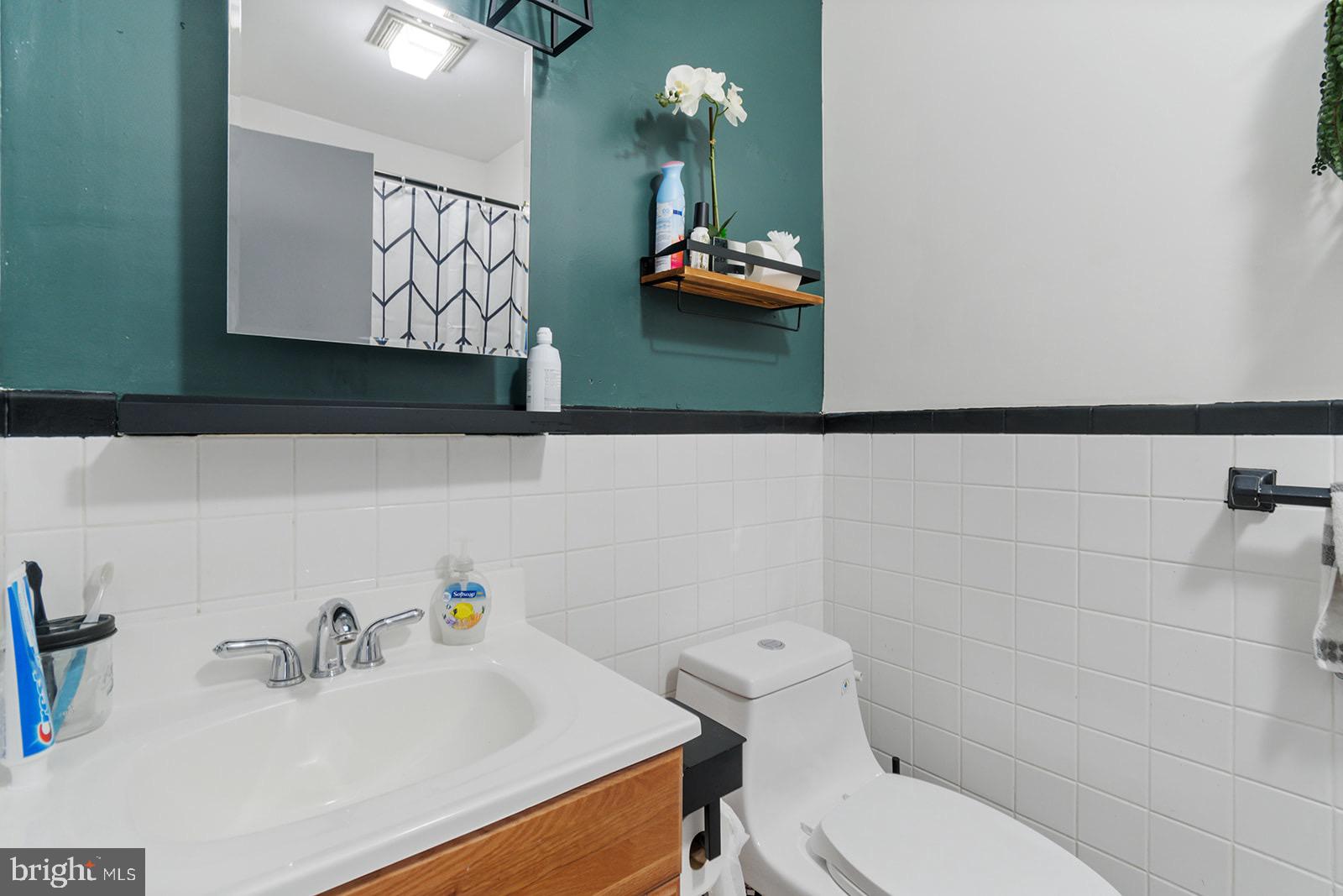 10018 Bridle Road Philadelphia, PA 19116 - Photo 14 of 33