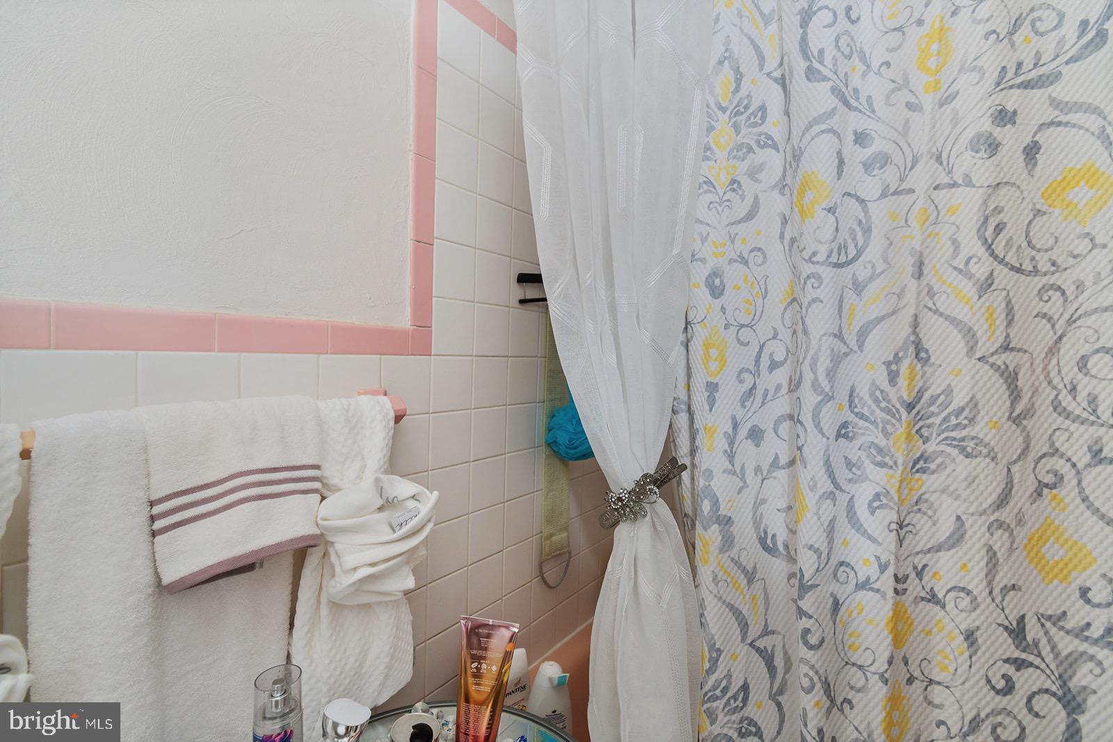 10018 Bridle Road Philadelphia, PA 19116 - Photo 25 of 33