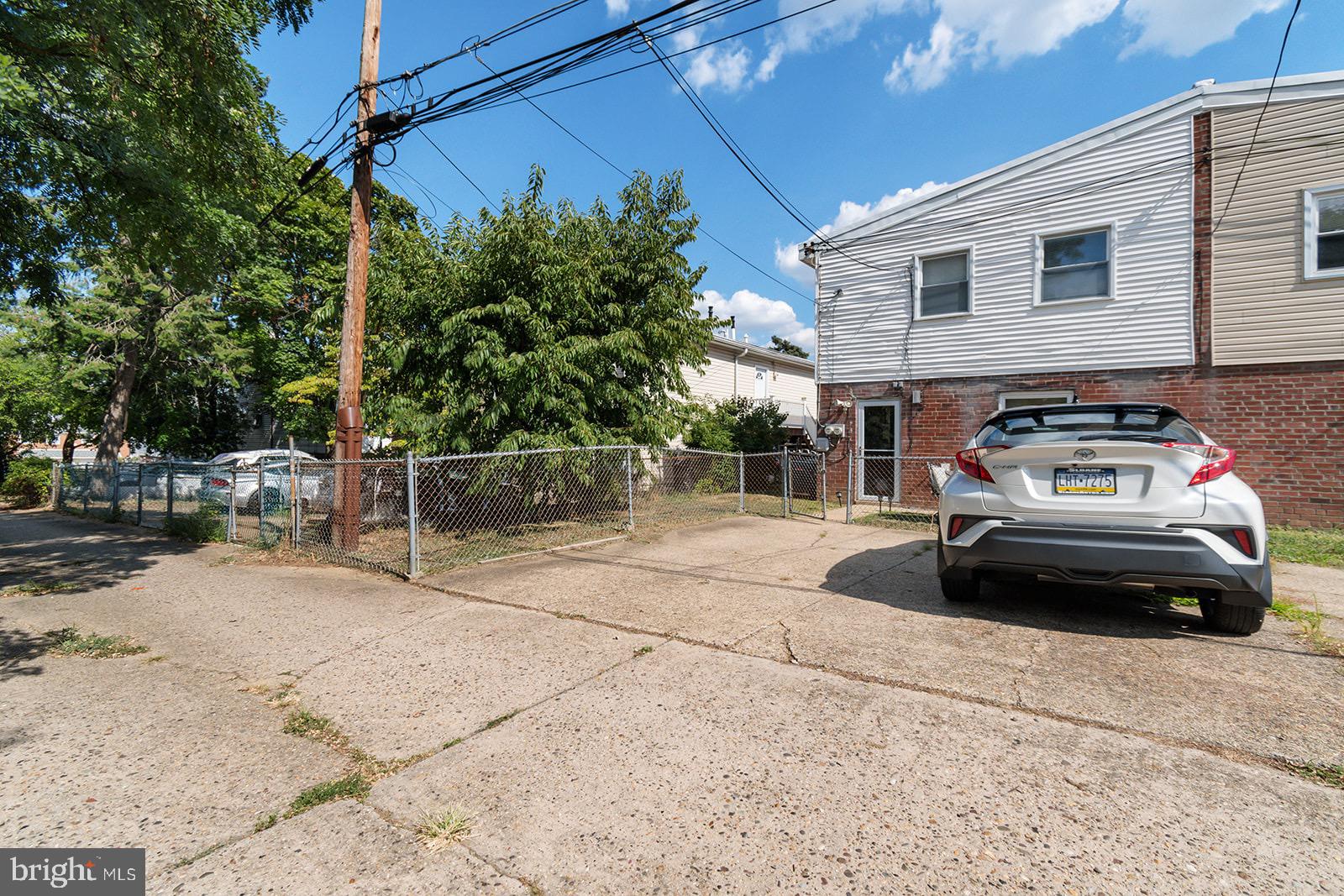 10018 Bridle Road Philadelphia, PA 19116 - Photo 30 of 33