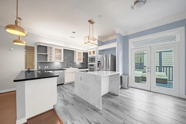$3,000 | 5323 Nolda Street, Unit D, Houston, TX 77007