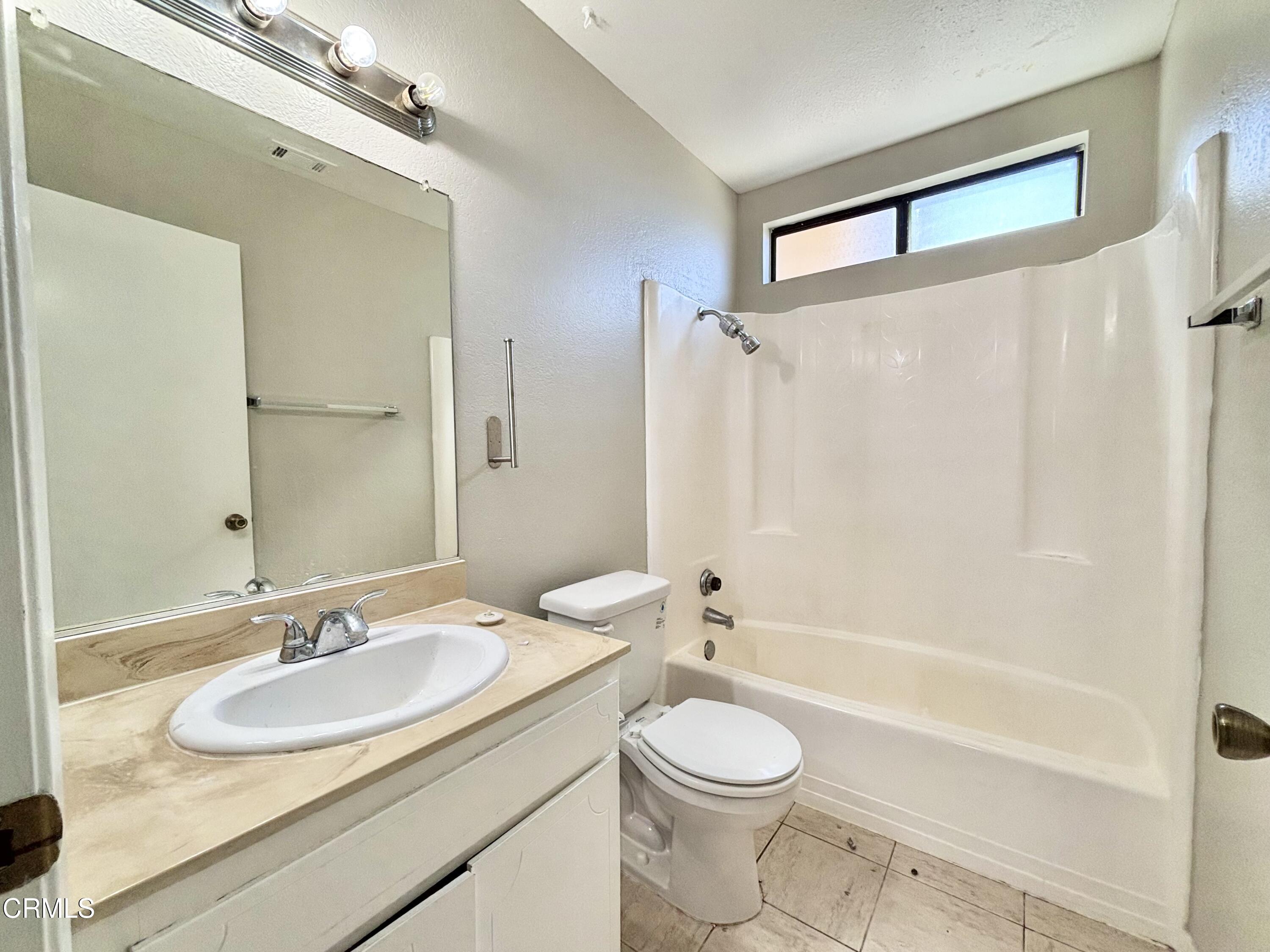 1701 Kelp Street Oxnard, CA 93035 - Photo 12 of 26 IMG_E3174