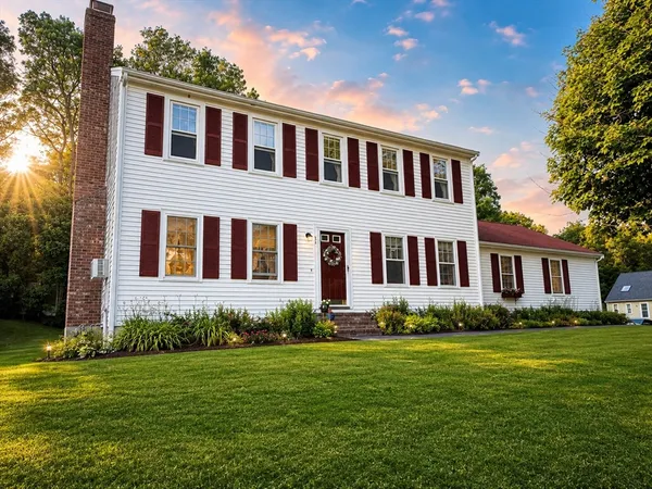 $899,000 | 34 Windsor Way, Mashpee, MA 02649