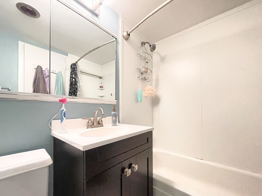 2 Hawthorne Place, Unit 16K Boston, MA 02114 - Photo 11 of 23