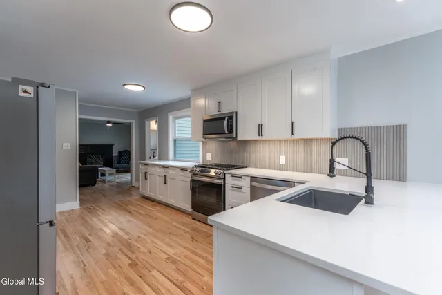 $3,100 | 3 Heather Lane, Saratoga Springs, NY 12866