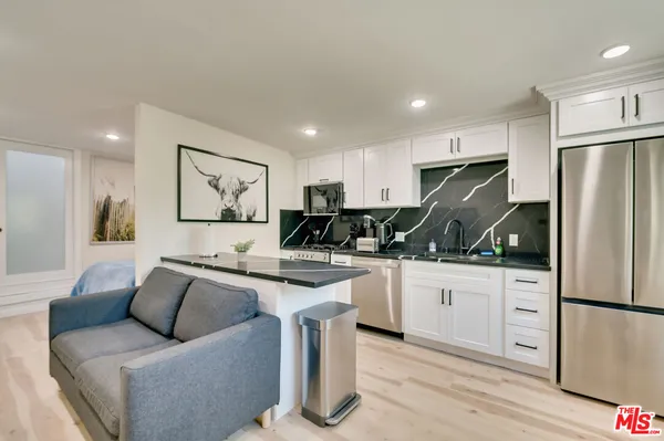 $2,750 | 8761 Dorrington Avenue, Unit B, West Hollywood, CA 90048