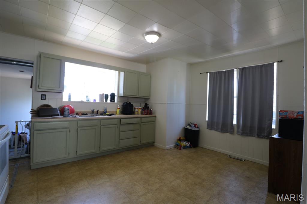 261 Division Street Sullivan, MO 63080 - Photo 4 of 17