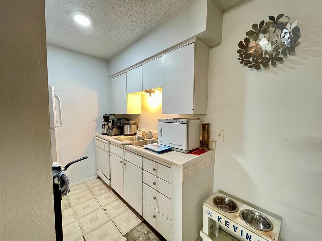 4859 Cedar Springs Road, Unit 332 Dallas, TX 75219 - Photo 4 of 17