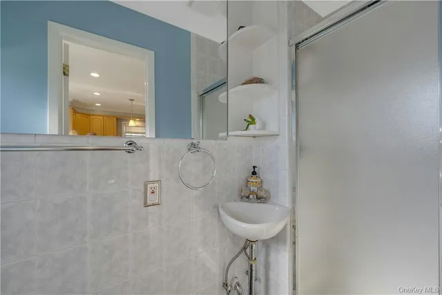 $4,500 | 570 North Barry Avenue, Unit LEFT, Mamaroneck, NY 10543