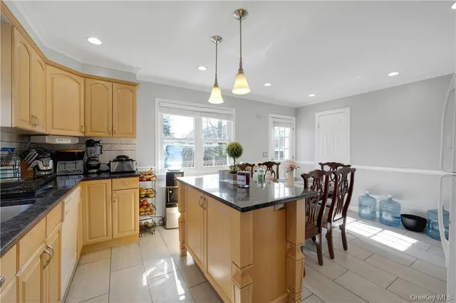 $4,500 | 570 North Barry Avenue, Unit LEFT, Mamaroneck, NY 10543