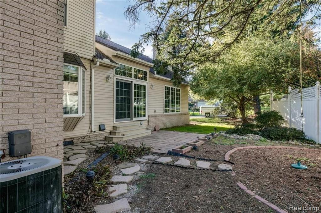 817 Wilwood Road Rochester Hills, MI 48309 - Photo 41 of 44