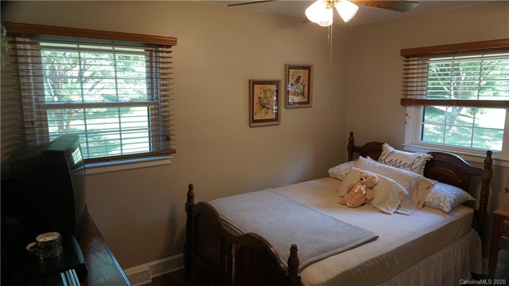 118 Liberty Road Candler, NC 28715 - Photo 18 of 23 Gallery Image 18