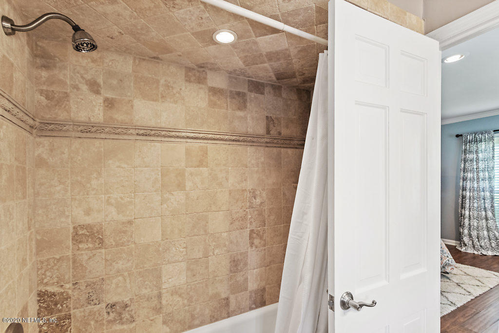 8161 Hunters Grove Road Jacksonville, FL 32256 - Photo 24 of 68 2nd master shower/tub