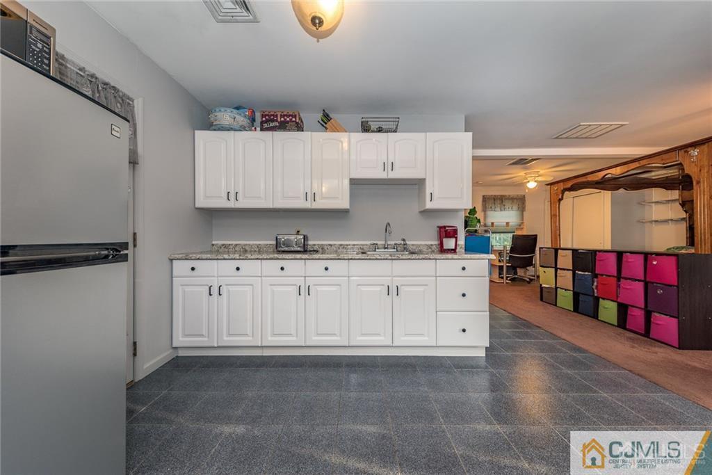 10 Packard Road East Brunswick, NJ 08816 - Photo 15 of 24 Gallery Image 15
