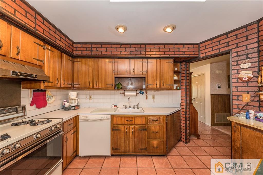 10 Packard Road East Brunswick, NJ 08816 - Photo 8 of 24 Gallery Image 8
