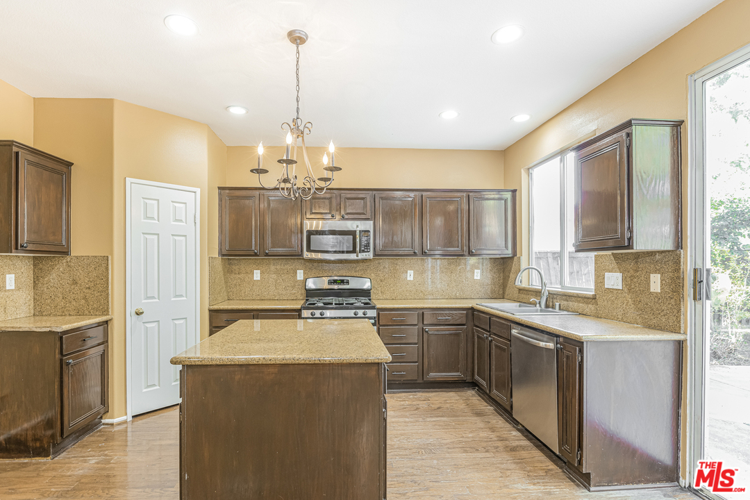 67 Copper Leaf Irvine, CA 92602 - Photo 2 of 25