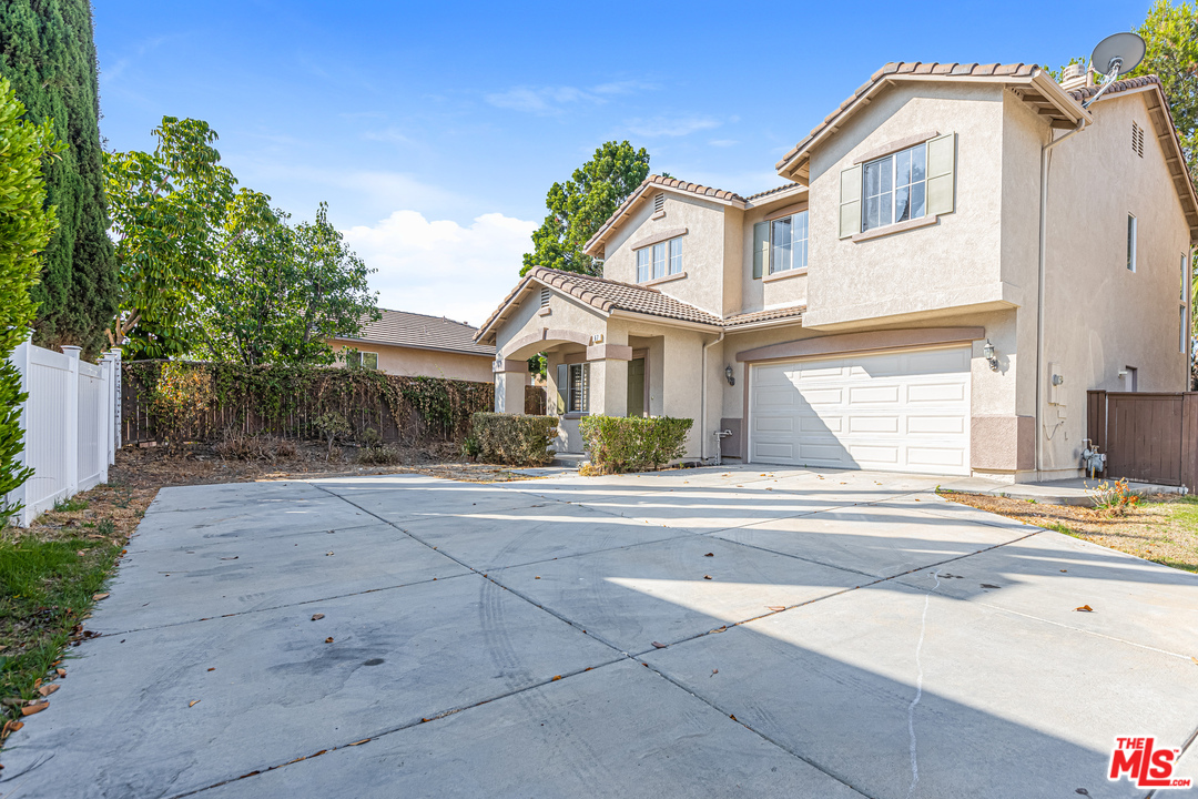 67 Copper Leaf Irvine, CA 92602 - Photo 6 of 25