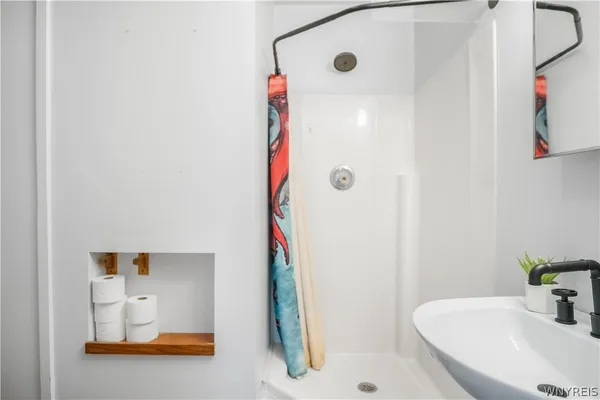 $185,000 | 4806 Cottage Court, Royalton, NY 14094