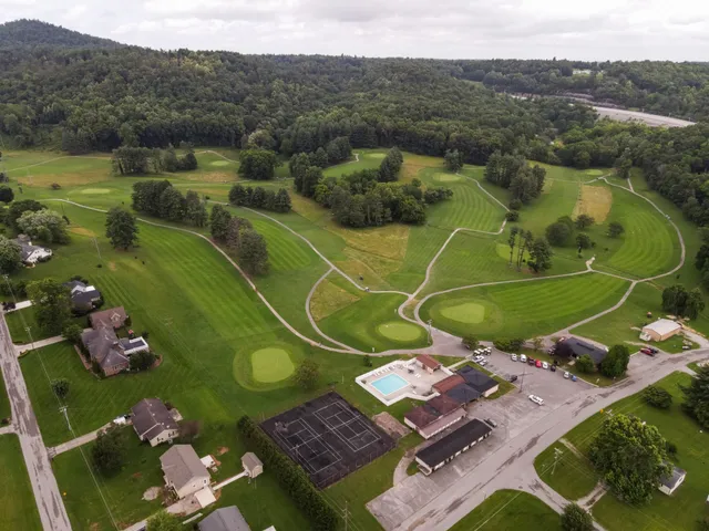 $324,900 | 1366 Hidden Valley Drive, Livingston, TN 38570