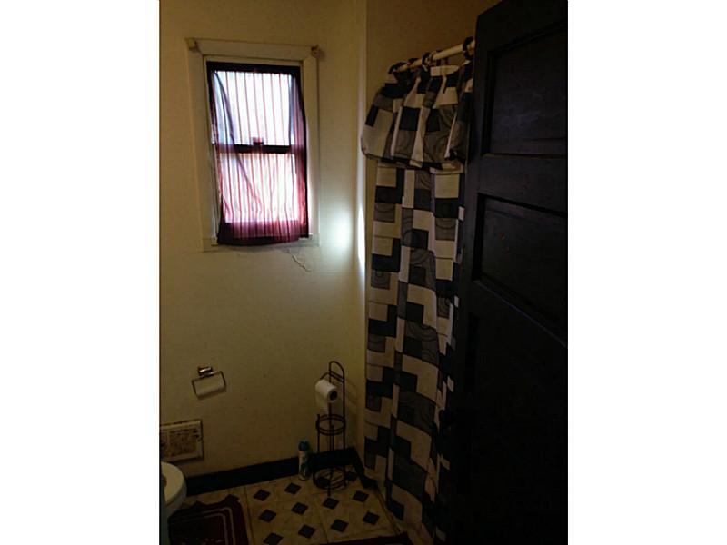 1125 Main Street Aliquippa, PA 15001 - Photo 7 of 14 Full Bath.
