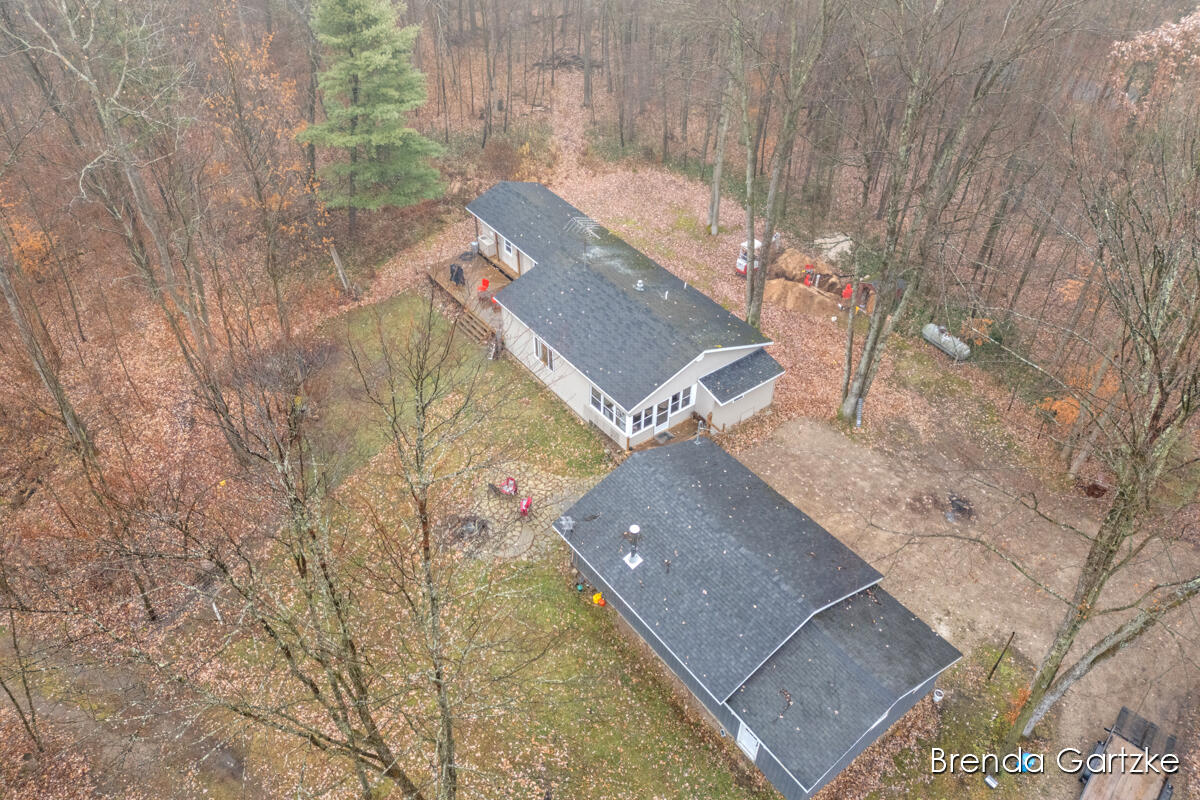 9807 North Maple Hill Road Howard City, MI 49329 - Photo 28 of 40 IMG_1024