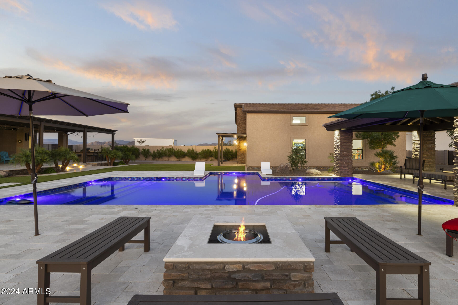 21 West Cloud Road Phoenix, AZ 85086 - Photo 75 of 97 1-183