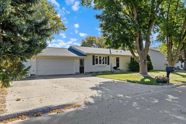 $235,000 | 806 Westmar Circle, Marshall, MN 56258