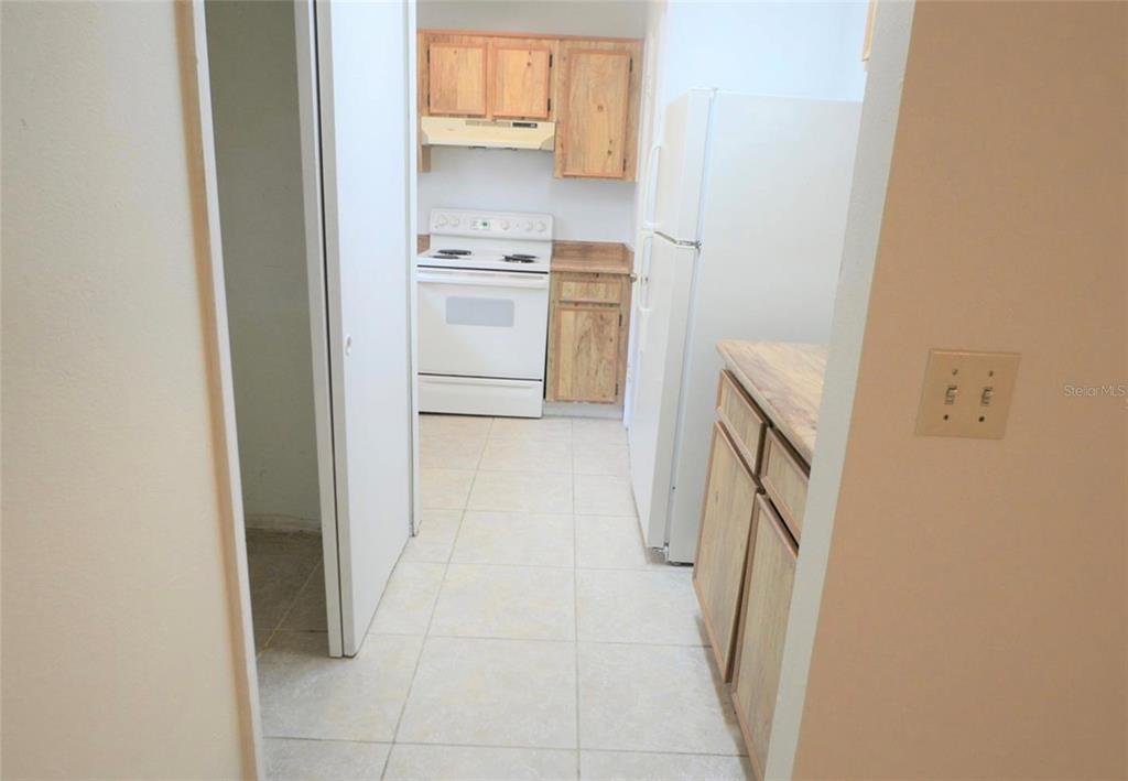 4240 Pershing Pointe Place, Unit 2 Orlando, FL 32822 - Photo 3 of 9