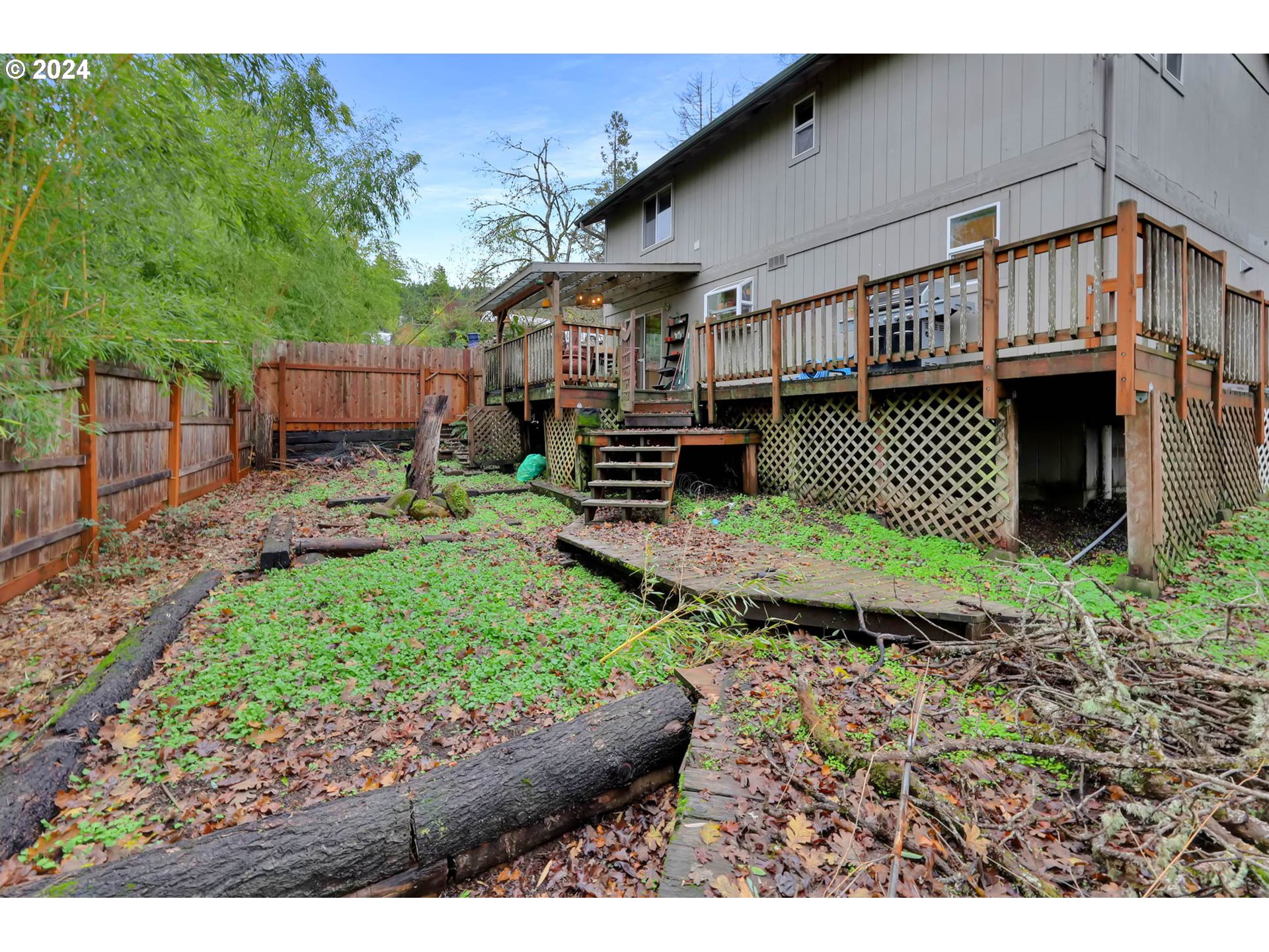 590 South 71st Street Springfield, OR 97478 - Photo 41 of 44 a front view of a house with garden
