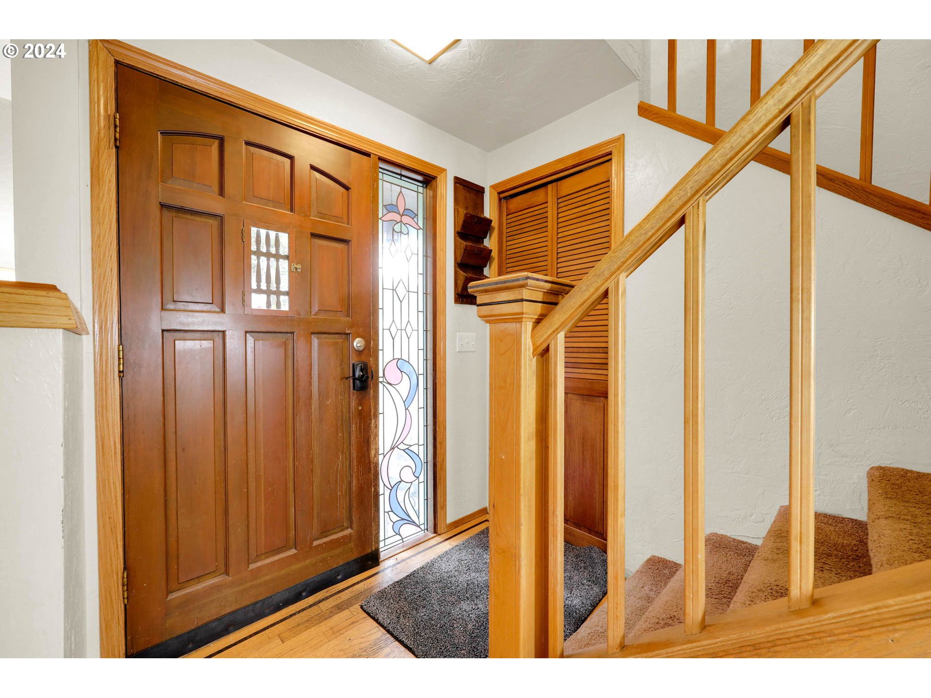 590 South 71st Street Springfield, OR 97478 - Photo 5 of 44 a view of front door