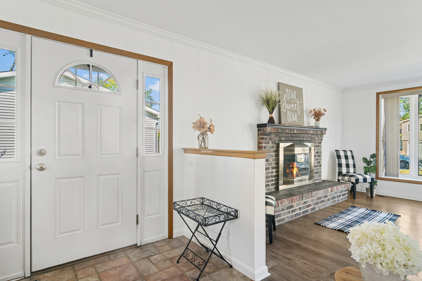 719 Westmere Road Des Plaines, IL 60016 - Photo 3 of 28 Gallery Image 3