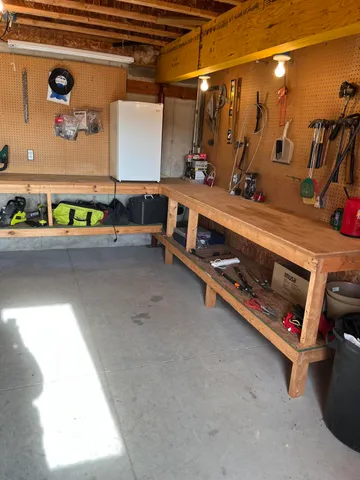 $443,000 | 1461 Tasha Drive, Edmore, MI 48829